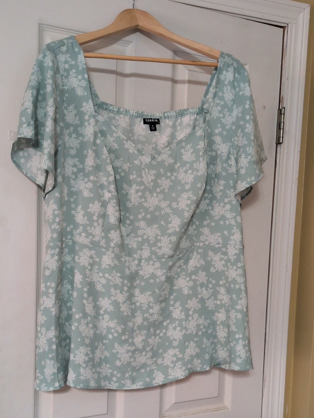 torrid Mint Green Floral Square Neck Blouse